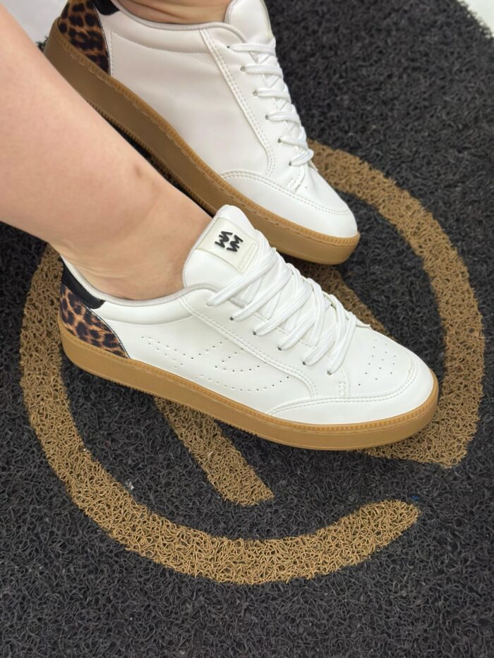 tênis casual branco marrom claro preto tênis casual branco marrom claro preto