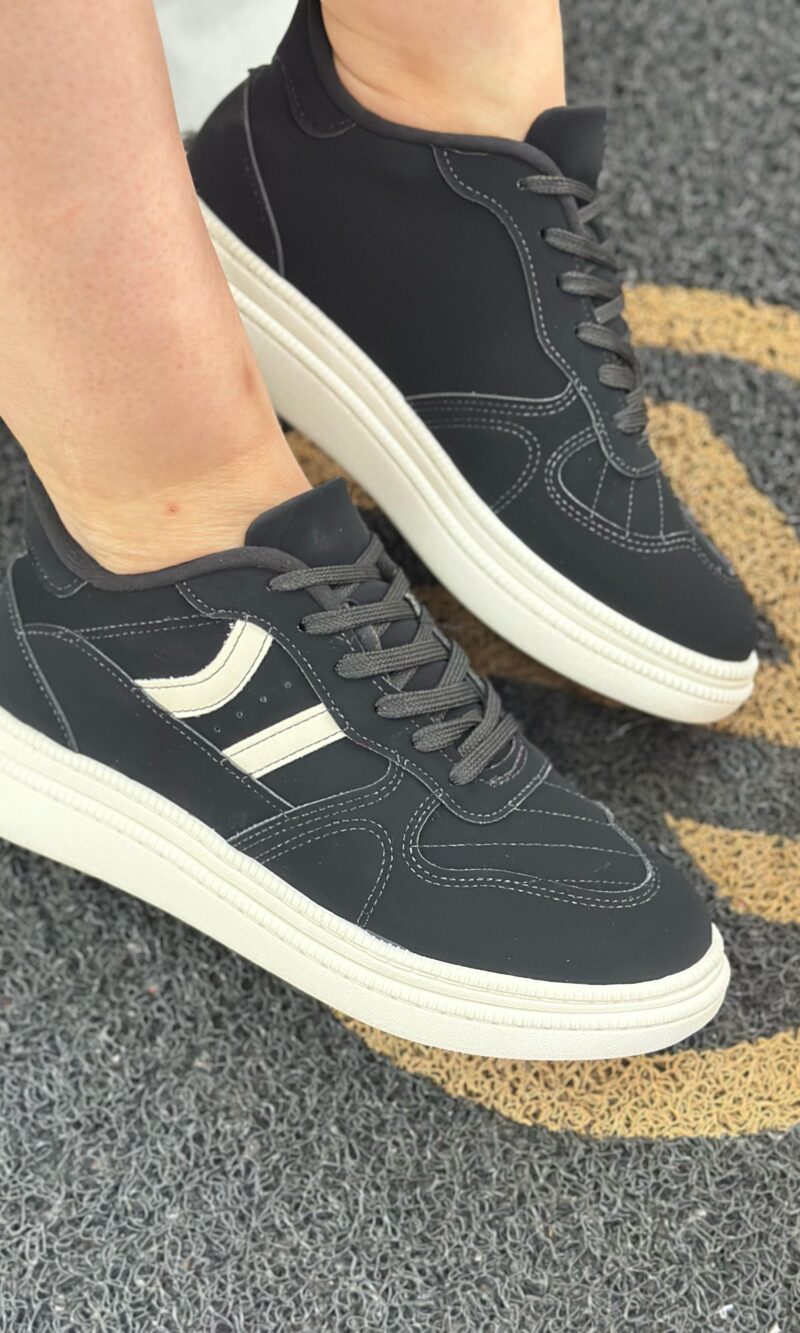tenis feminino casual moleca 5816201 preto tenis feminino casual moleca 5816201 preto