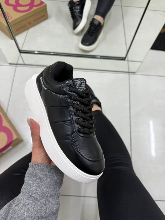 tênis petite jolie start preto pj7542 tênis petite jolie start preto pj7542