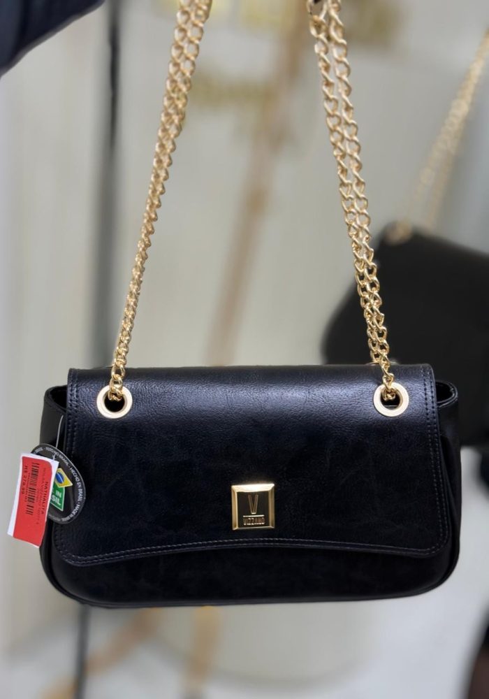 bolsa vizzano preta com alça em corrente dourada
