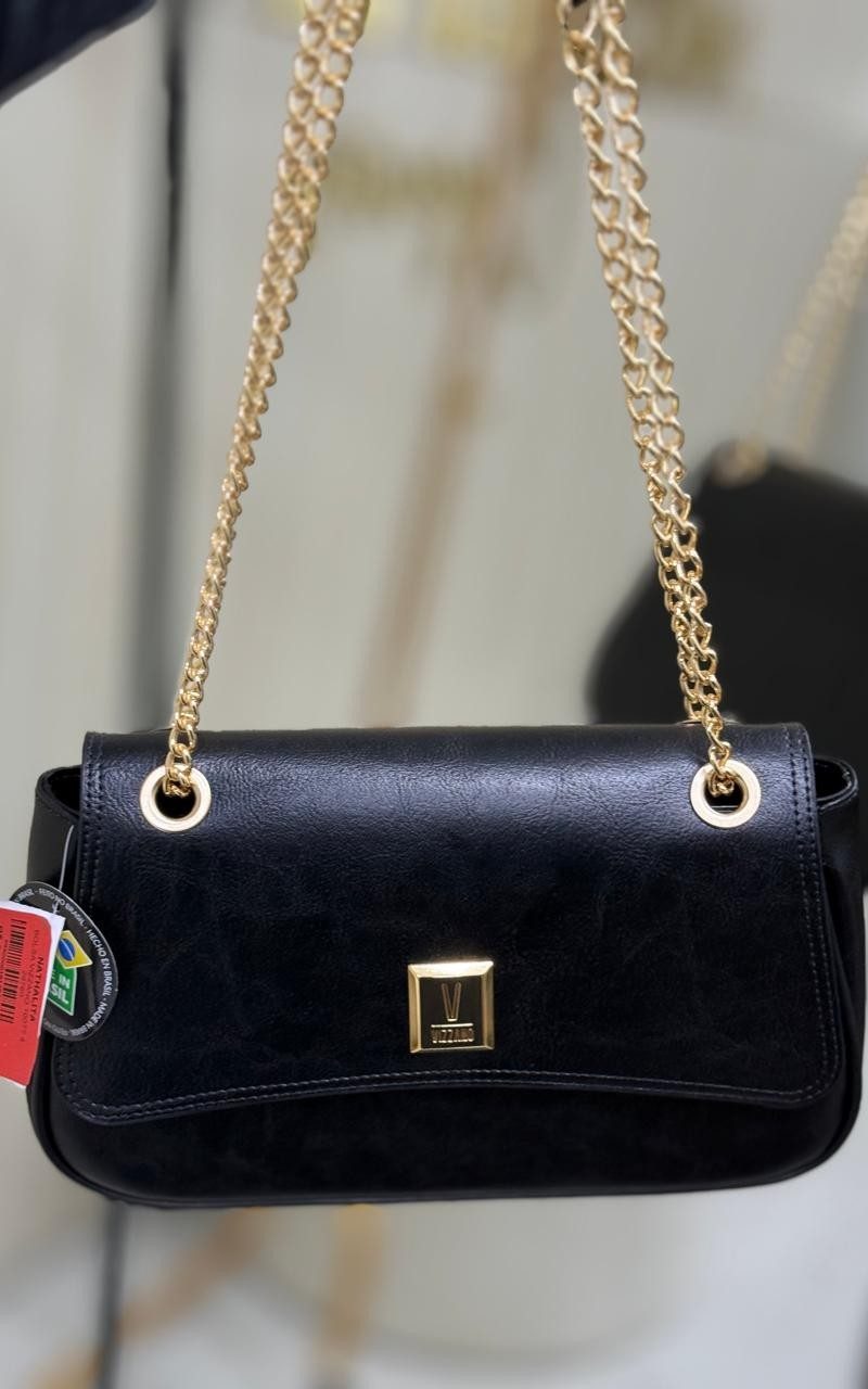 bolsa vizzano preta com alça em corrente dourada