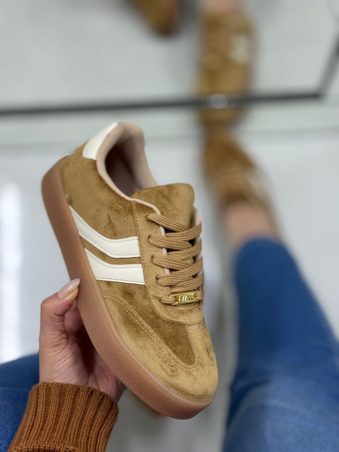 tênis vizzano feminino em suede caramelo com detalhe off white tênis vizzano feminino em suede caramelo com detalhe off white