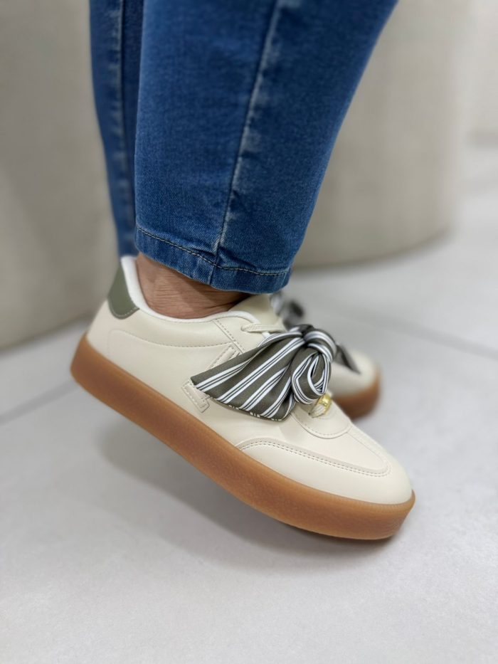 tênis vizzano feminino off white com laço e solado caramelo tênis vizzano feminino off white com laço e solado caramelo