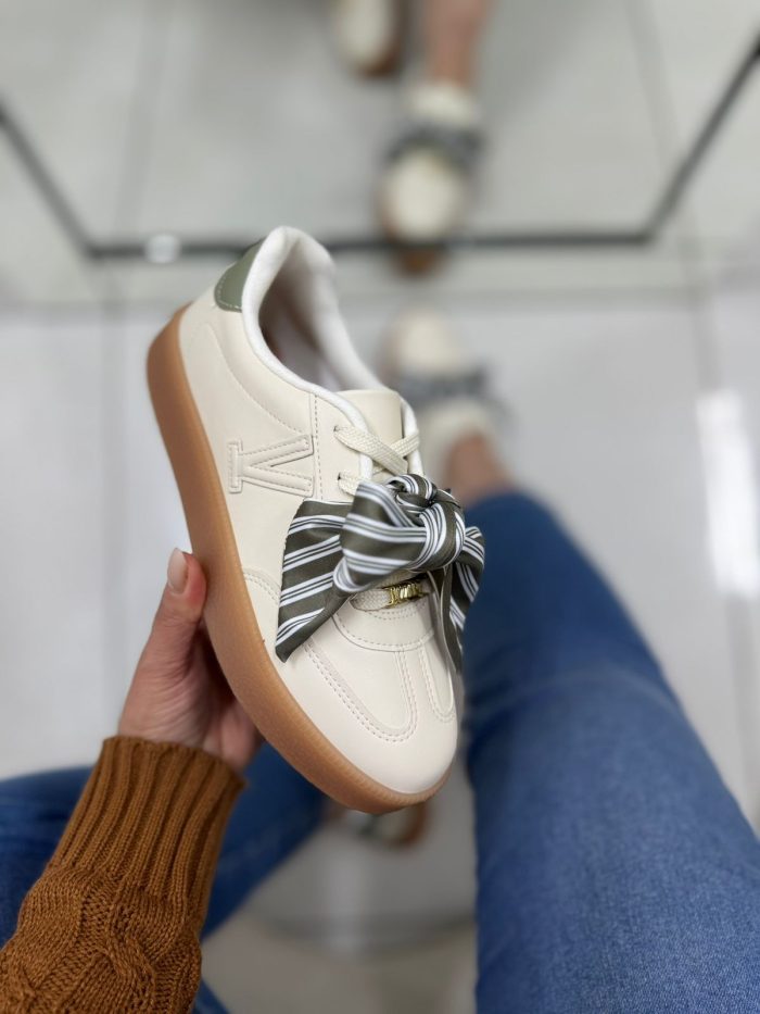 tênis vizzano feminino off white com laço e solado caramelo tênis vizzano feminino off white com laço e solado caramelo