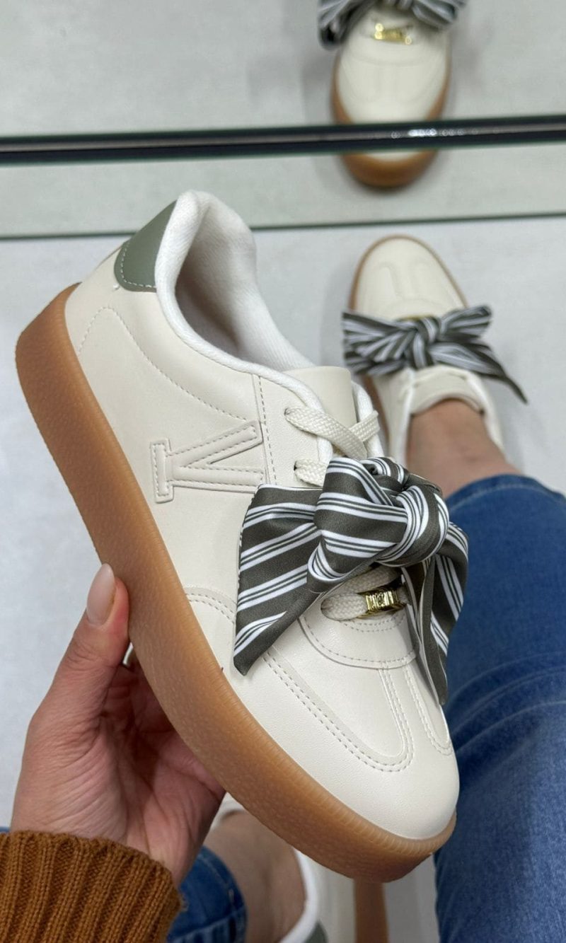 tênis vizzano feminino off white com laço e solado caramelo