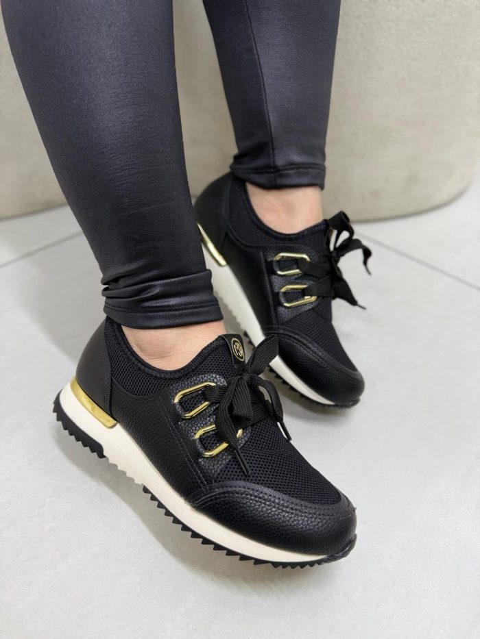 tênis casual preto modare com detalhes dourados tênis casual preto modare com detalhes dourados