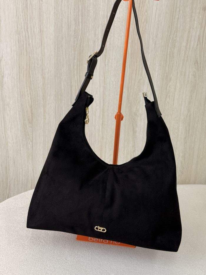 bolsa hobo beira rio preta em camurça bolsa hobo beira rio preta em camurça