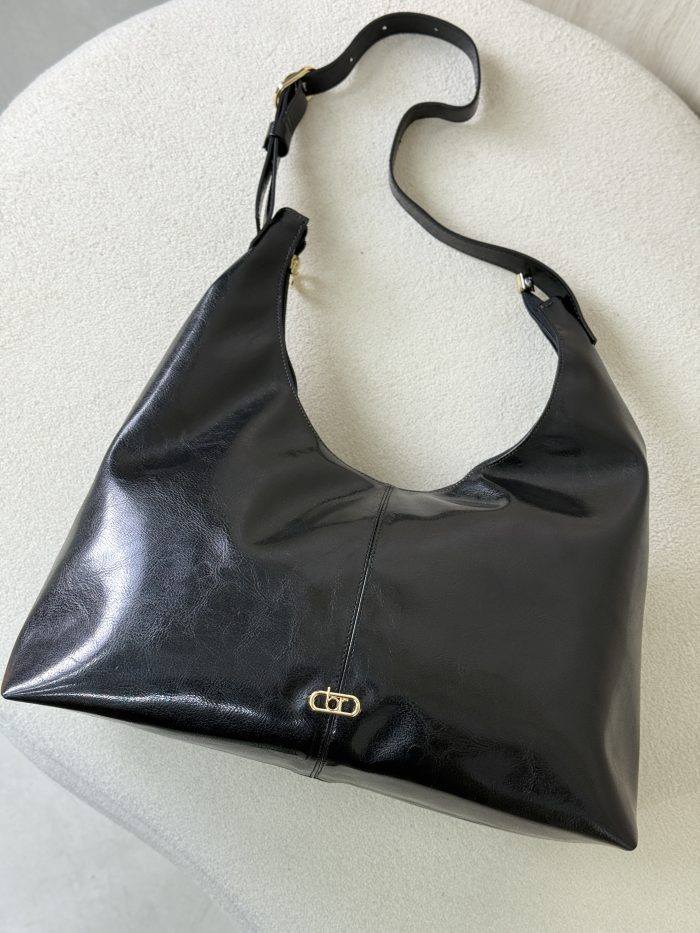 bolsa hobo beira rio preta com alça ajustável bolsa hobo beira rio preta com alça ajustável