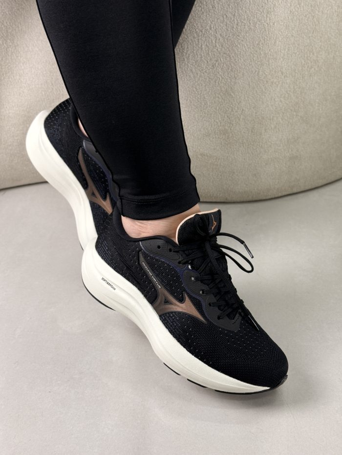 tênis mizuno feminino preto