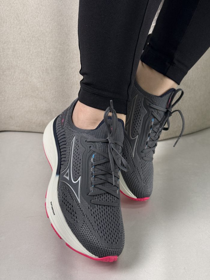 tênis mizuno feminino wave ideal ride 2 cinza tênis mizuno feminino wave ideal ride 2 cinza