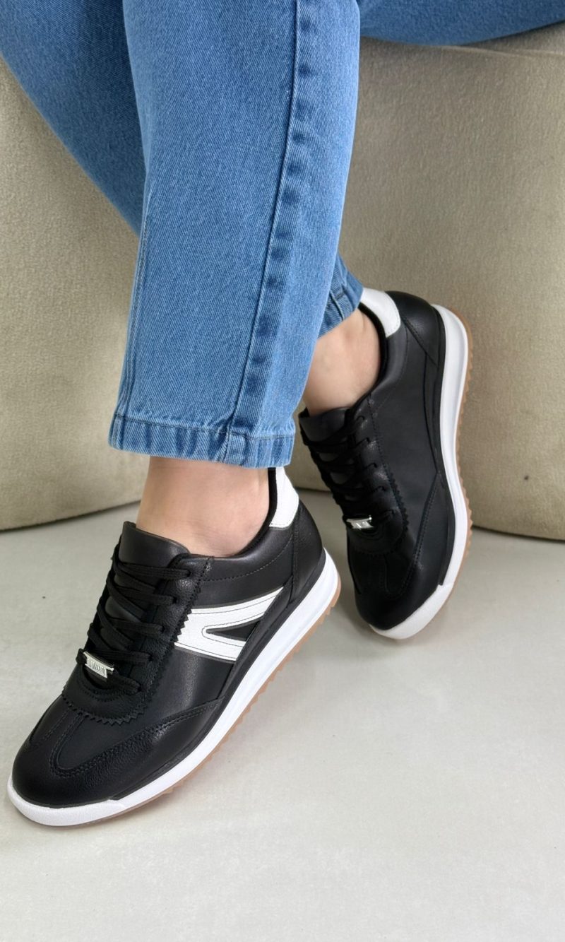 tênis vizzano preto com detalhe branco feminino