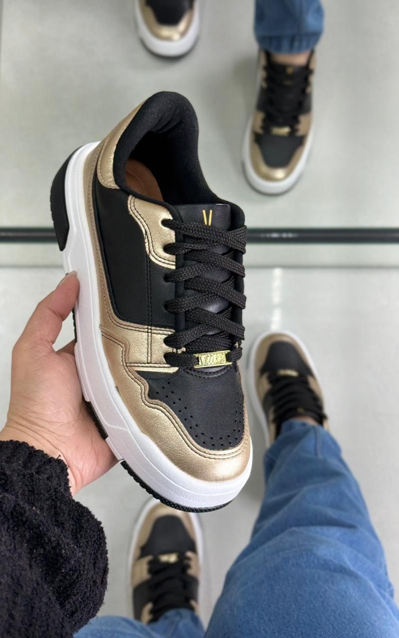 tênis vizzano preto com detalhes dourados feminino