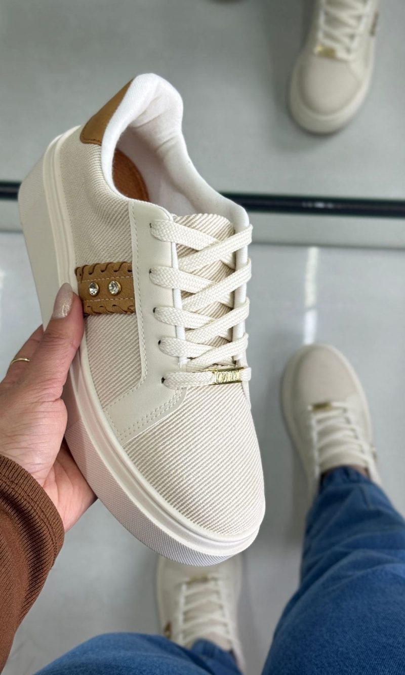 tênis vizzano off white com detalhe caramelo