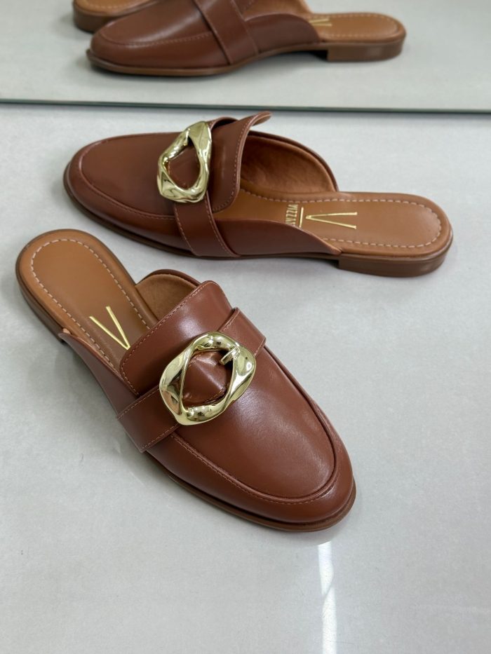 mule vizzano marrom com fivela dourada mule vizzano marrom com fivela dourada