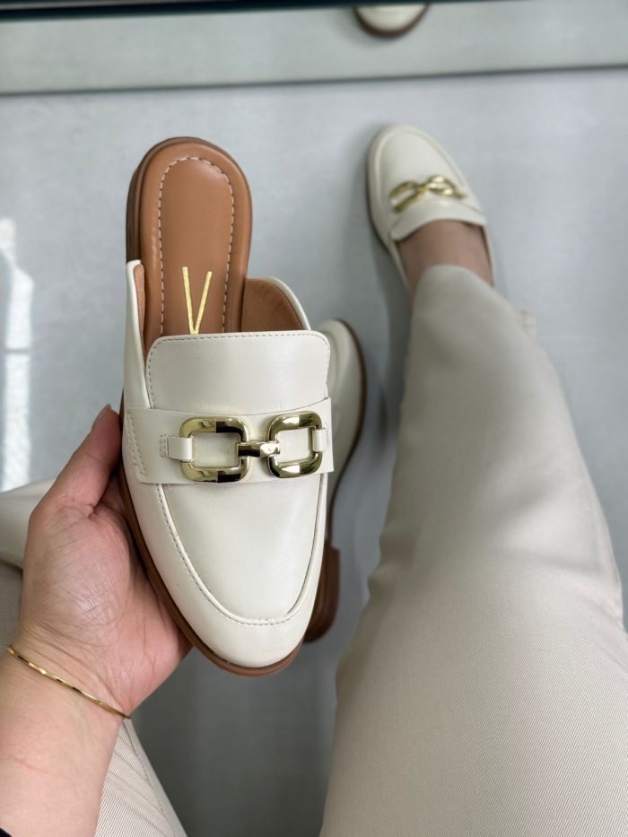 mule vizzano off white com fivela dourada mule vizzano off white com fivela dourada