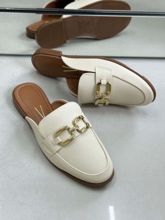 mule vizzano off white com fivela dourada mule vizzano off white com fivela dourada