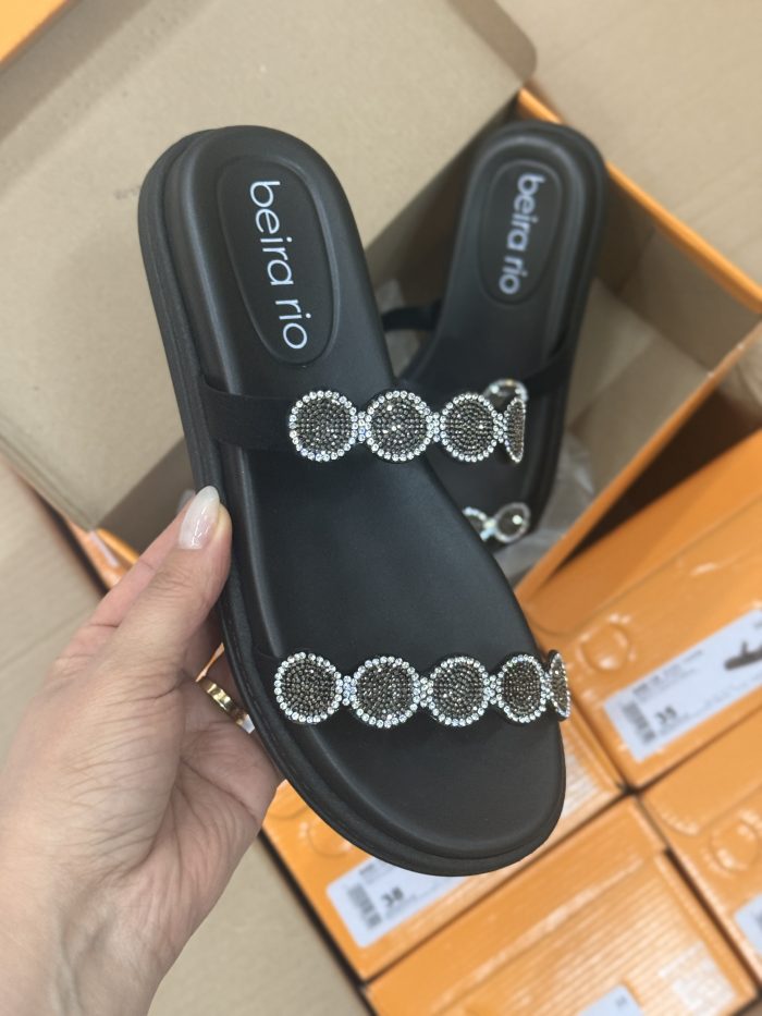 sandália beira rio rasteira preta com tira de strass sandália beira rio rasteira preta com tira de strass
