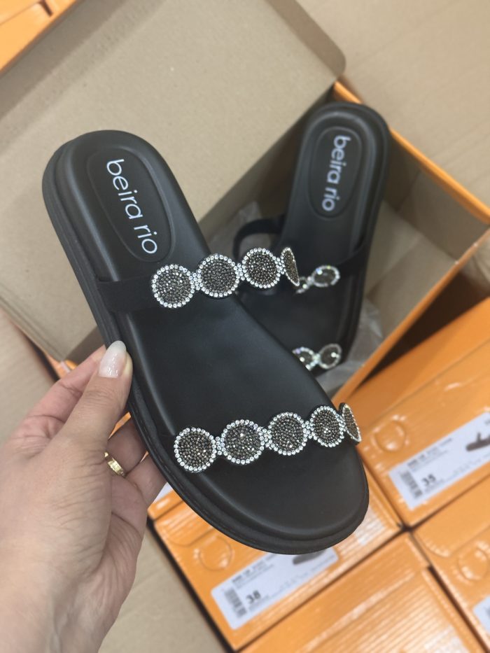 sandália beira rio rasteira preta com tira de strass sandália beira rio rasteira preta com tira de strass