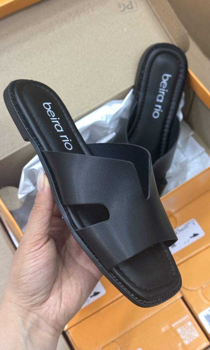 sandália beira rio rasteira preta com tira de strass sandália beira rio rasteira preta com tira de strass