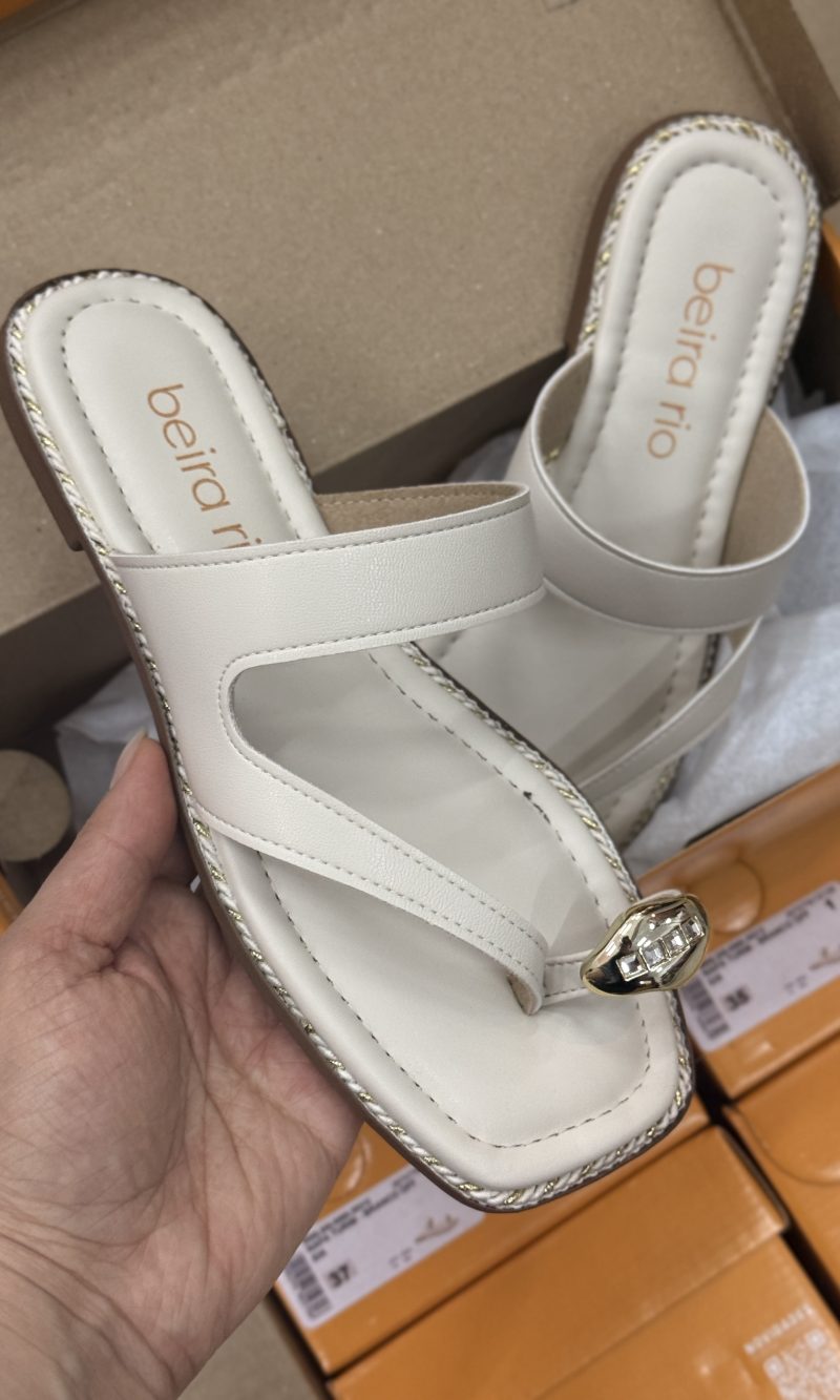 sandália beira rio rasteira preta com tira de strass sandália beira rio rasteira preta com tira de strass