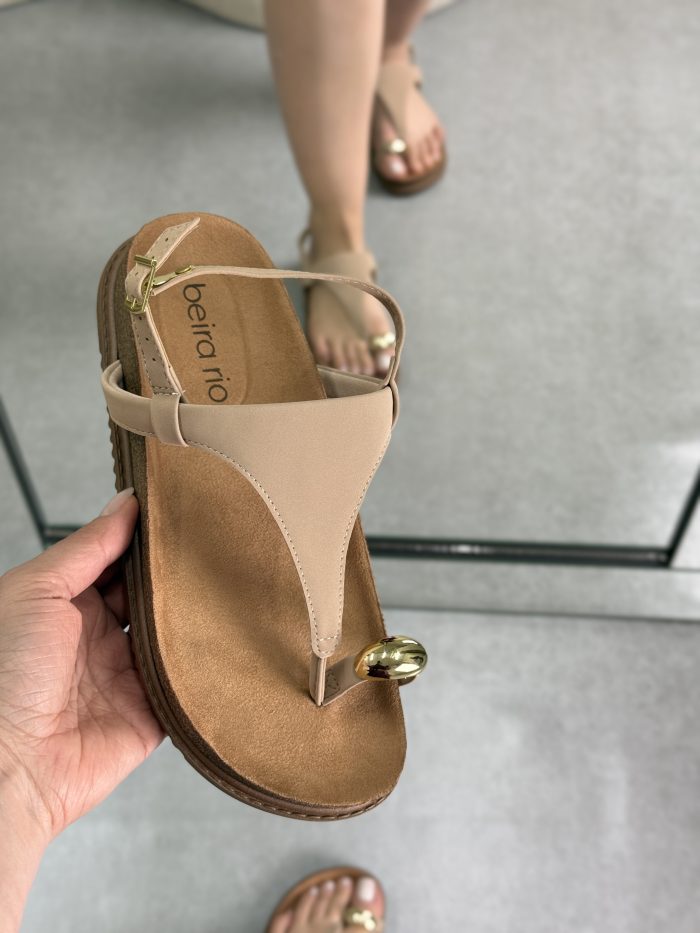 sandália beira rio caramelo com detalhe em pedraria sandália beira rio caramelo com detalhe em pedraria