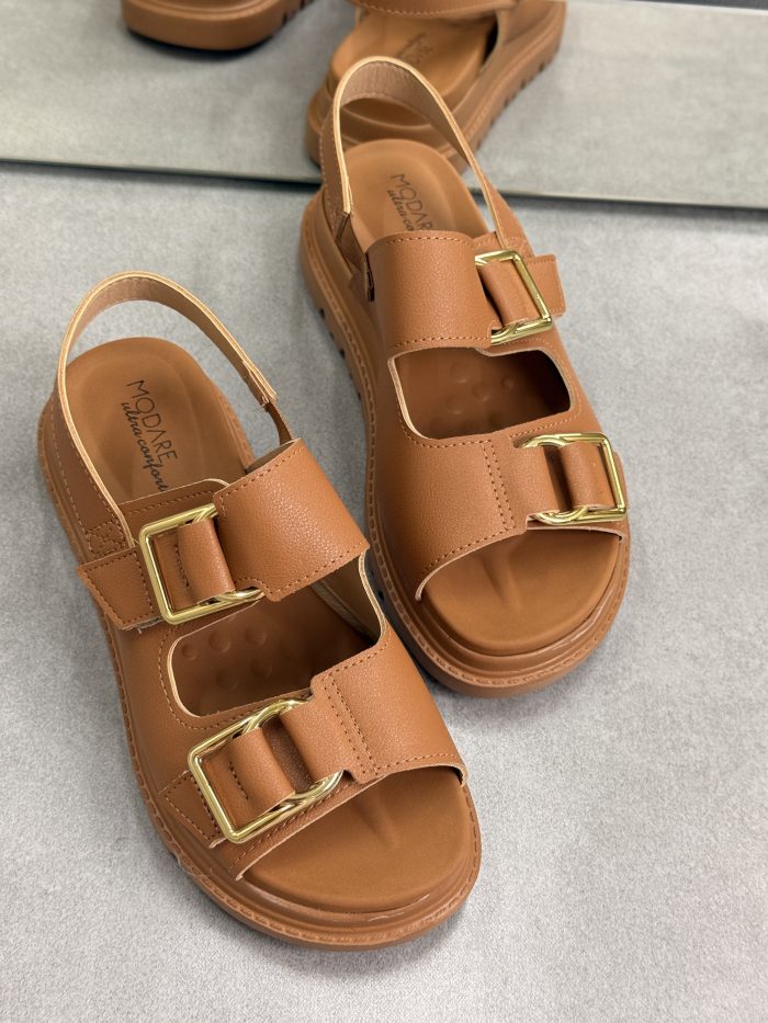 rasteirinha modare verde com fivelas douradas e tira traseira rasteirinha modare verde com fivelas douradas e tira traseira