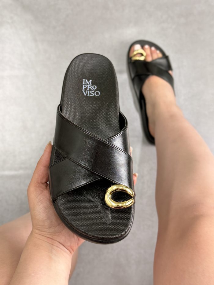 papete preta tira em x com detalhe dourado improviso papete preta tira em x com detalhe dourado improviso