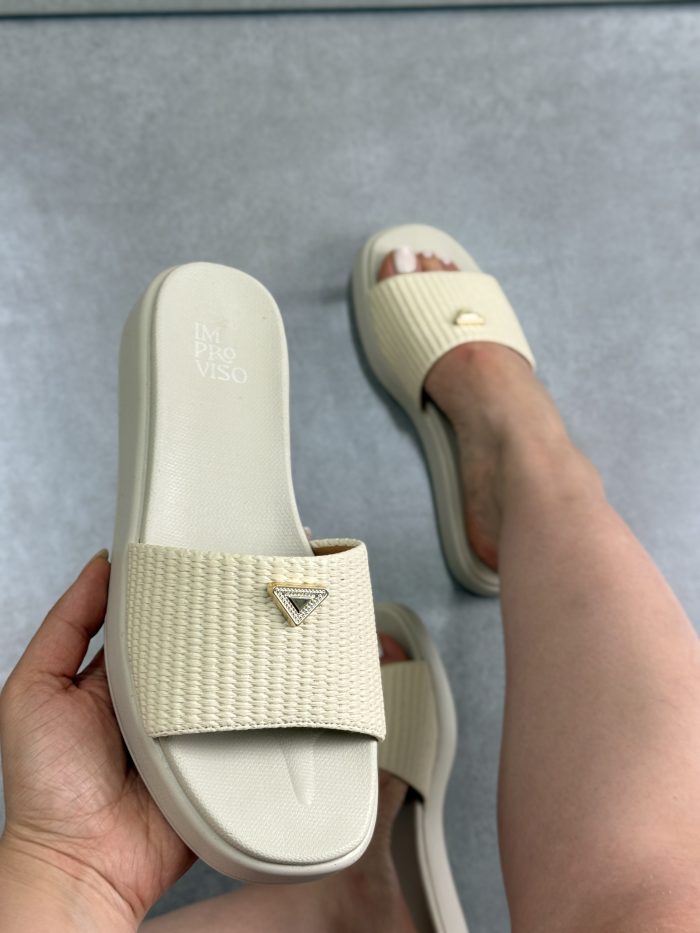 papete preta tira em x com detalhe dourado improviso papete preta tira em x com detalhe dourado improviso