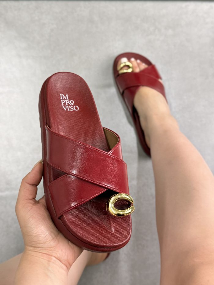 papete preta tira em x com detalhe dourado improviso papete preta tira em x com detalhe dourado improviso