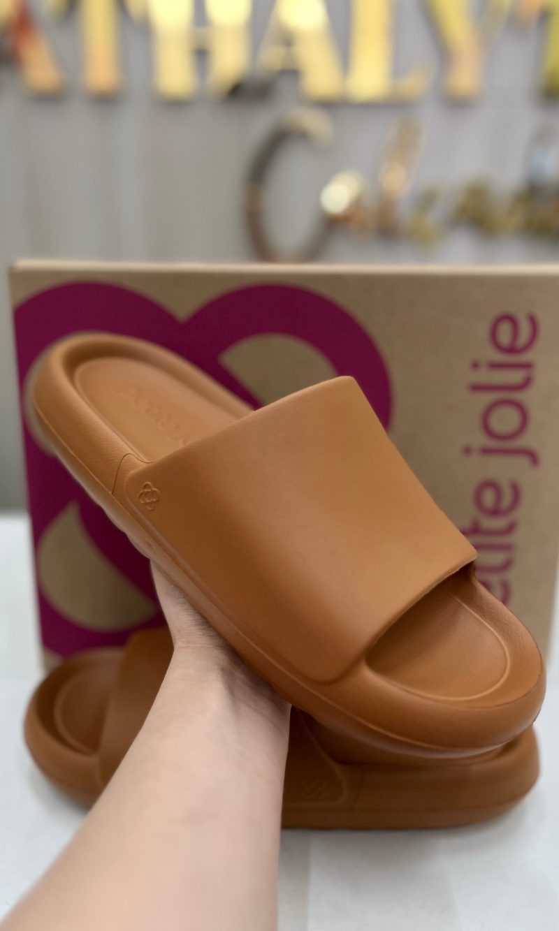 sandália slide plataforma feminina petite jolie caramelo