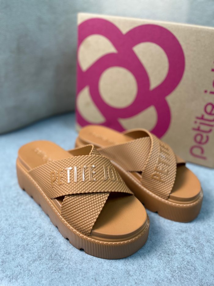 sandália slide plataforma feminina petite jolie caramelo sandália slide plataforma feminina petite jolie caramelo