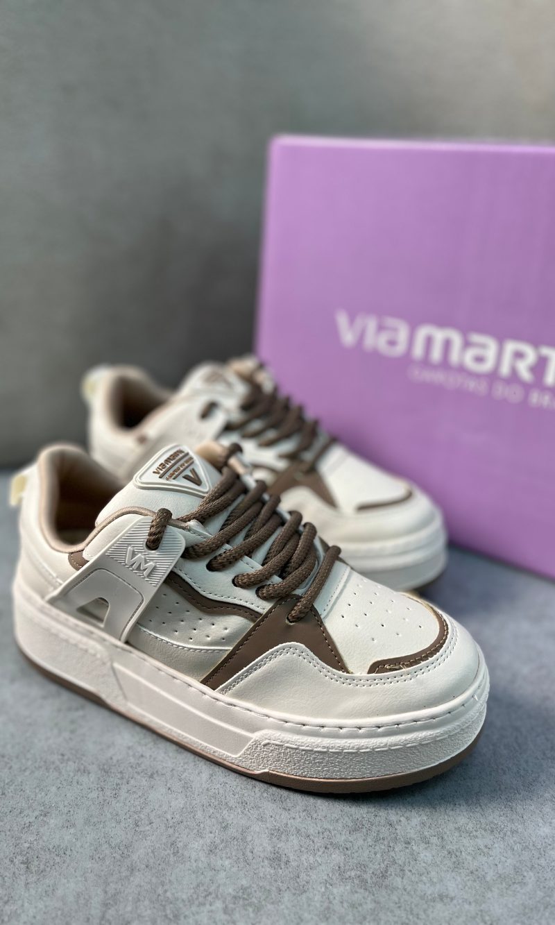 tênis via marte branco com detalhes caramelo tênis via marte branco com detalhes caramelo