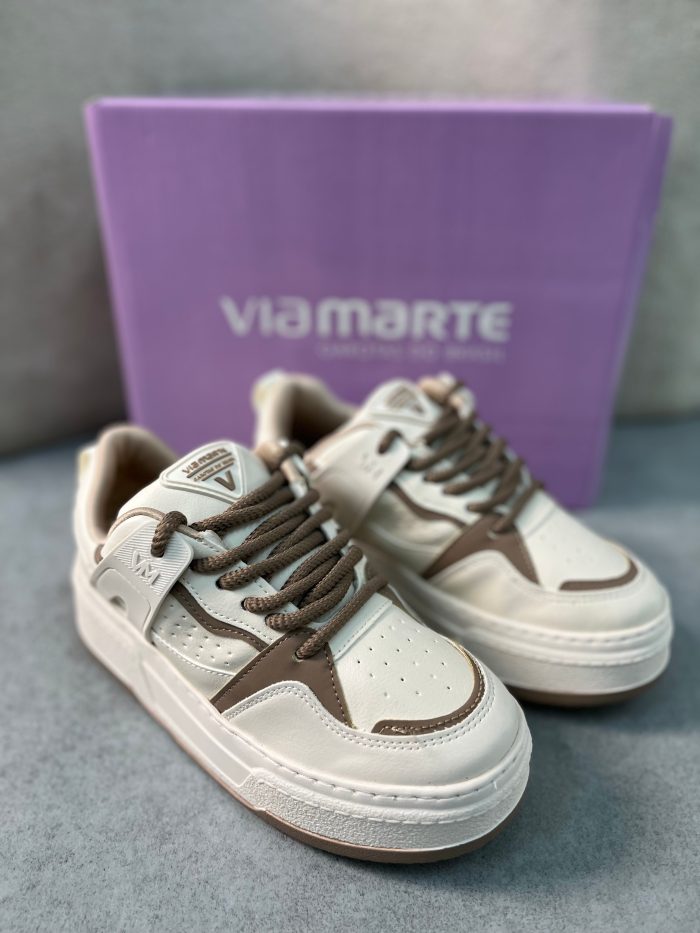 tênis via marte branco com detalhes caramelo tênis via marte branco com detalhes caramelo