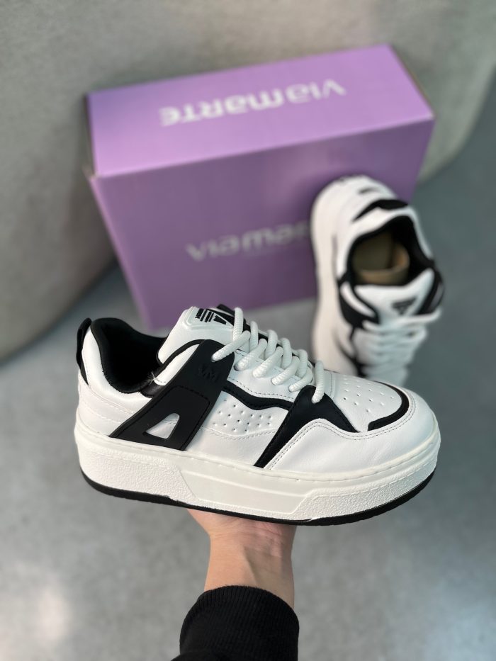 tênis via marte branco com detalhes caramelo