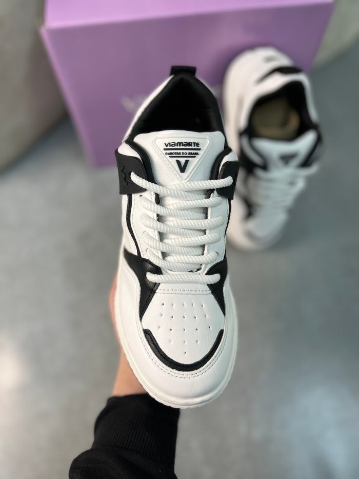 tênis via marte branco com detalhes caramelo tênis via marte branco com detalhes caramelo