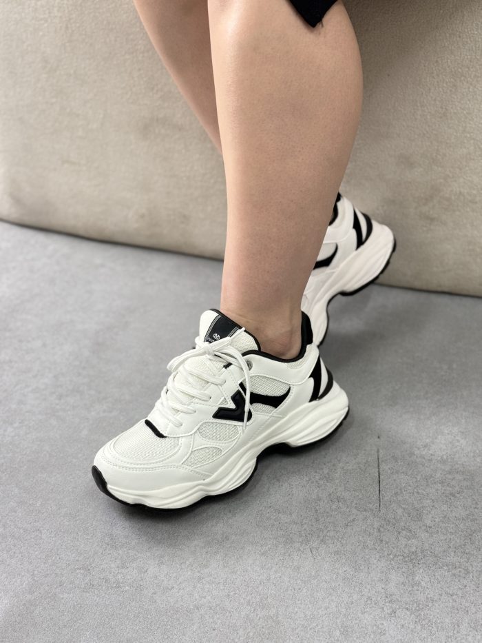 tênis chunky via marte branco com detalhes pretos tênis chunky via marte branco com detalhes pretos