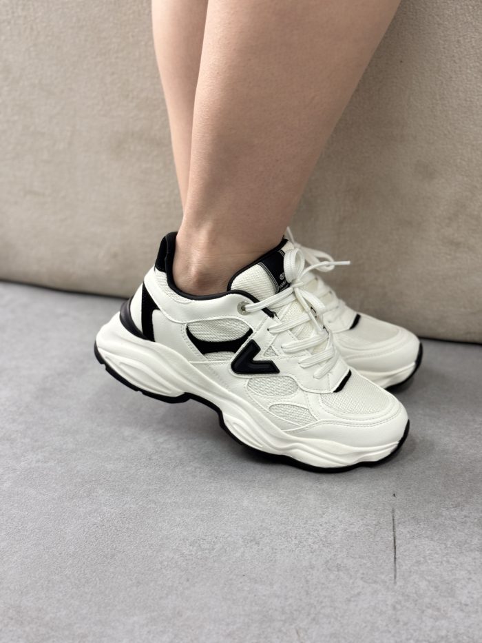 tênis chunky via marte branco com detalhes pretos tênis chunky via marte branco com detalhes pretos