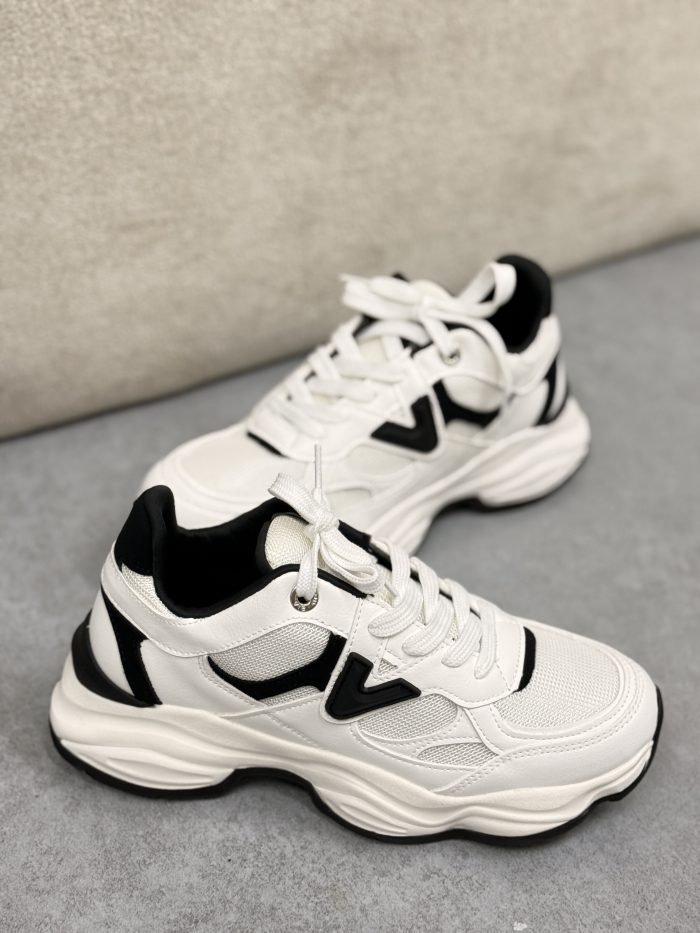 tênis chunky via marte branco com detalhes pretos tênis chunky via marte branco com detalhes pretos