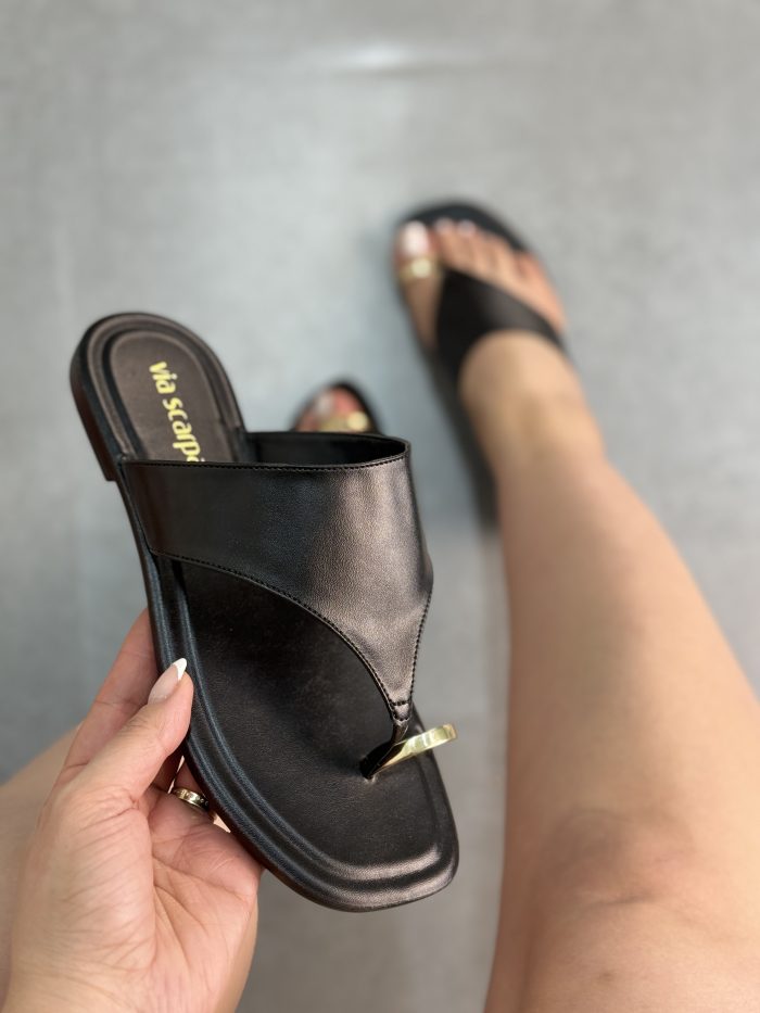 rasteirinha via scarpa preta rasteirinha via scarpa preta