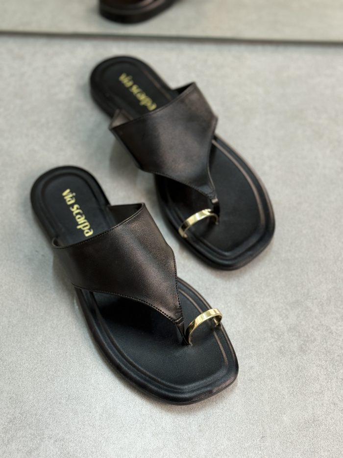 rasteirinha via scarpa preta rasteirinha via scarpa preta