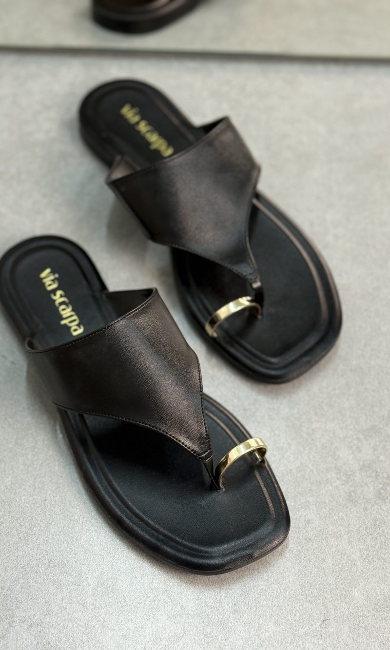 rasteirinha via scarpa preta rasteirinha via scarpa preta