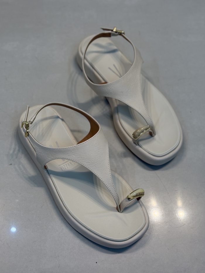 sandália vizzano marrom com salto bloco sandália vizzano marrom com salto bloco