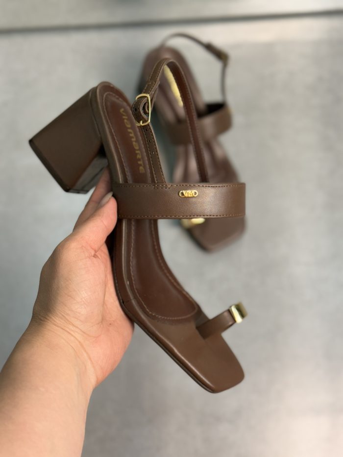 sandália via marte marrom com salto bloco sandália via marte marrom com salto bloco