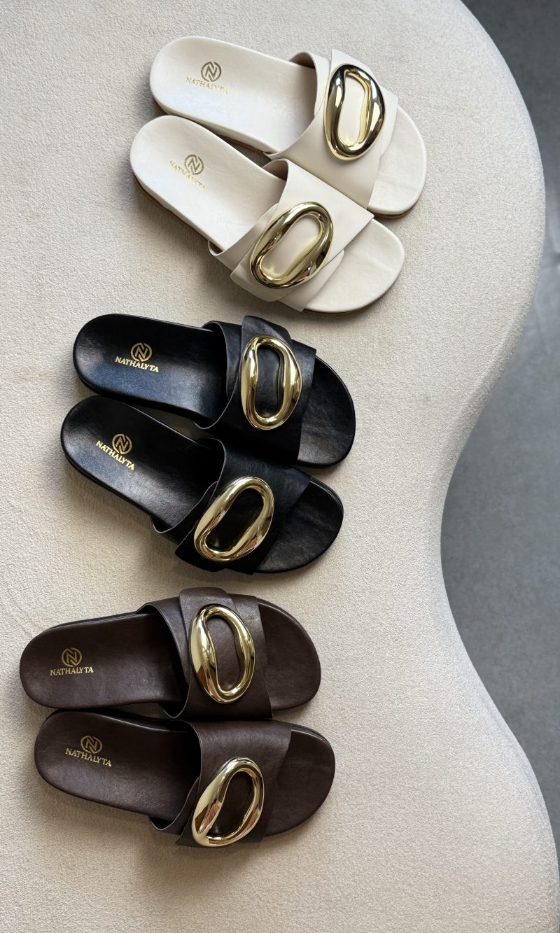 sandália nathalyta caramelo com detalhe dourado sandália nathalyta caramelo com detalhe dourado