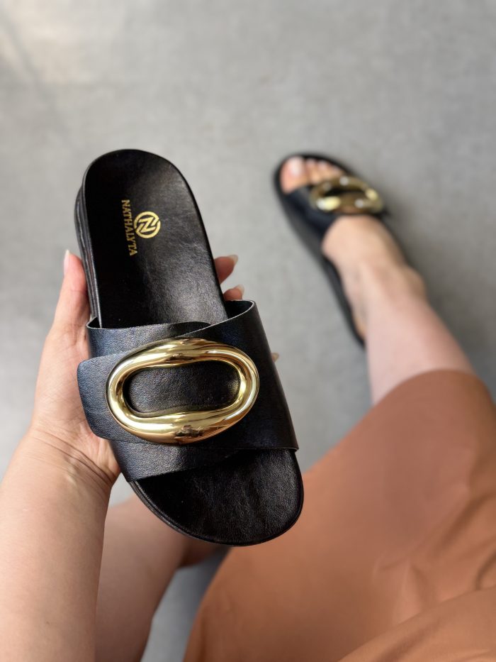 sandália nathalyta caramelo com detalhe dourado sandália nathalyta caramelo com detalhe dourado