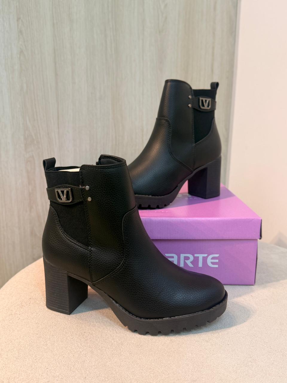 bota via marte feminina cano curto preta com salto bloco