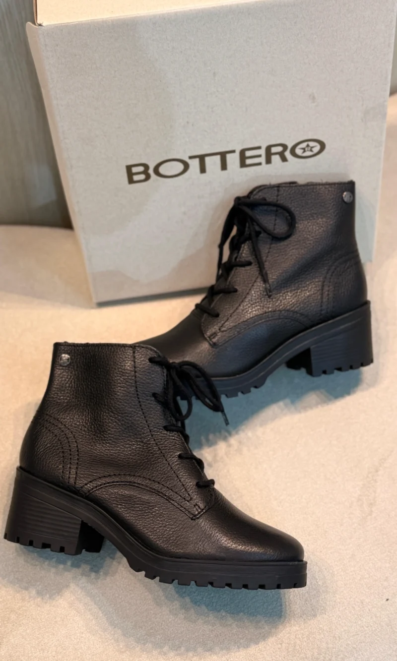 bota bottero cano longo preta com salto alto e fivela