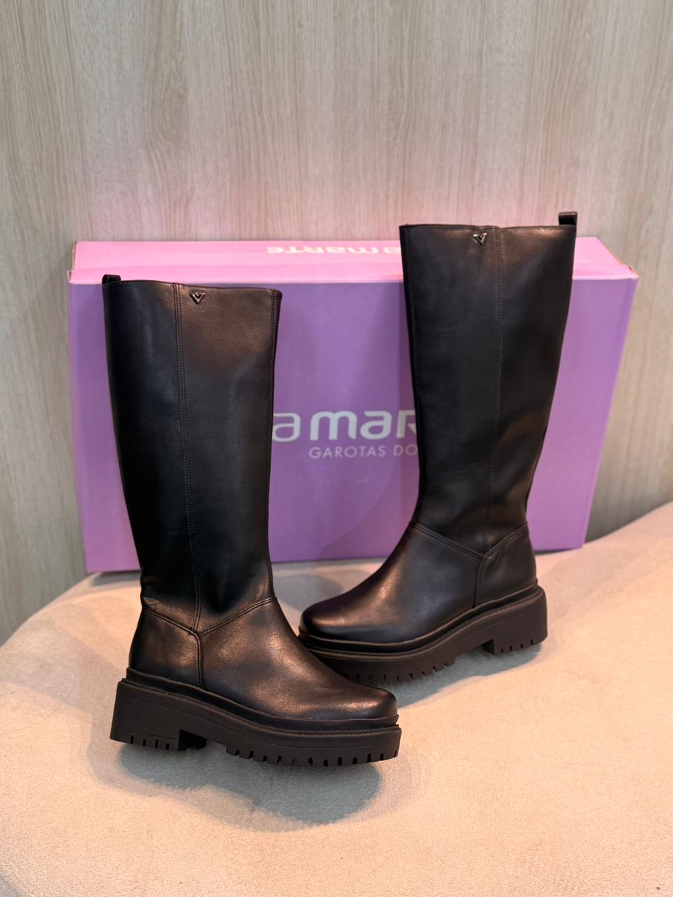 bota via marte cano longo preta com solado tratorado