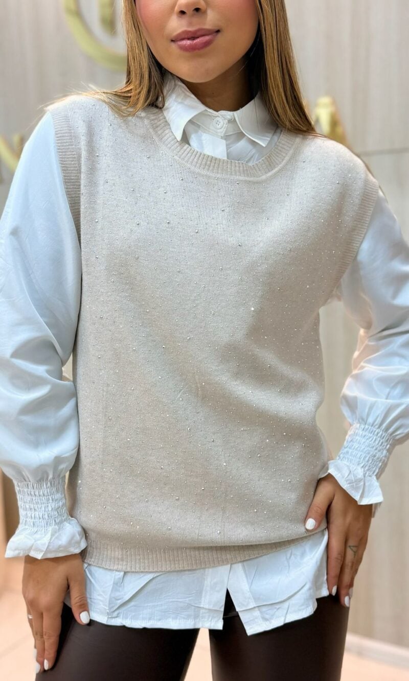 conjunto feminino preto colete em tricô com camisa social
