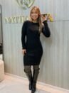 vestido midi canelado bordô com botões dourados